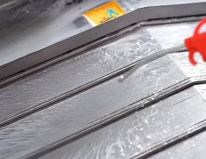 Vệ sinh Bàn Làm việc Trung tâm Gia công Đứng CNC Vệ sinh Bàn Làm việc Trung tâm Gia công Đứng CNC