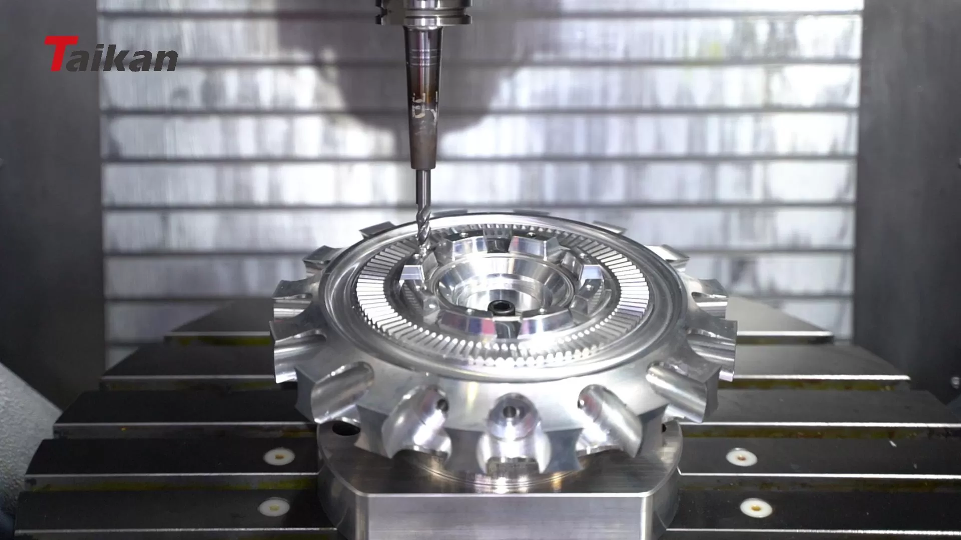 Hướng dẫn mua máy CNC 5 trục: Cách chọn giải pháp phù hợp cho sản xuất chính xác