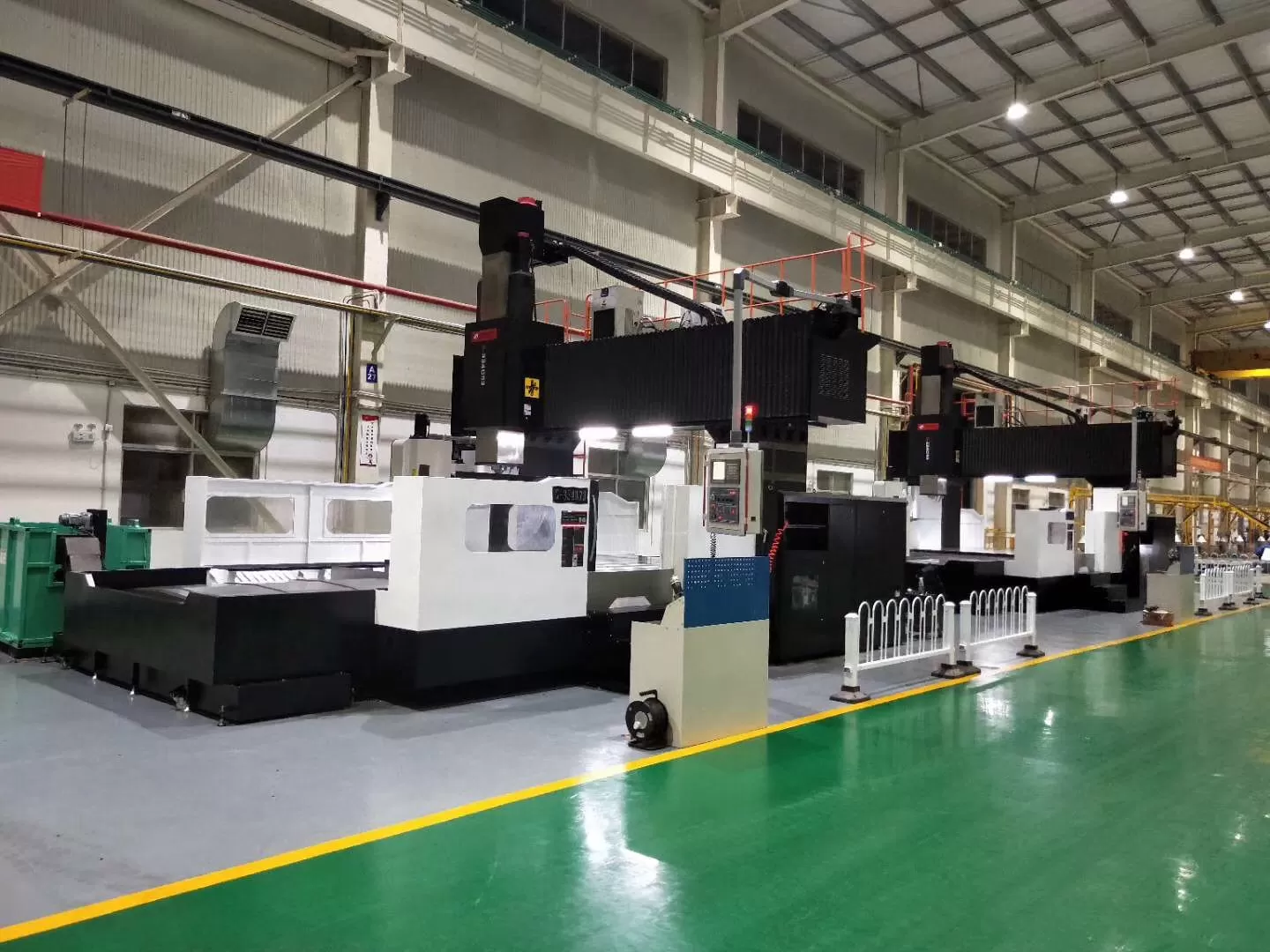 Cấu hình sáu đầu trục chính cho khả năng gia công mở rộng